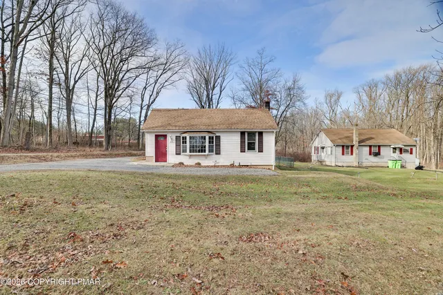 $1,800 | 122 Kocher Lane, Wind Gap, PA 18091