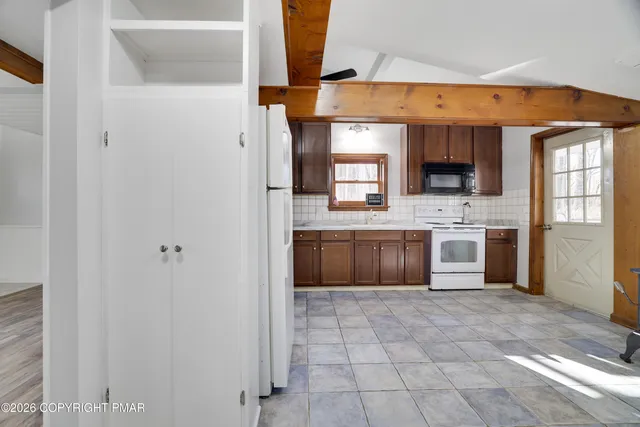 $1,800 | 122 Kocher Lane, Wind Gap, PA 18091