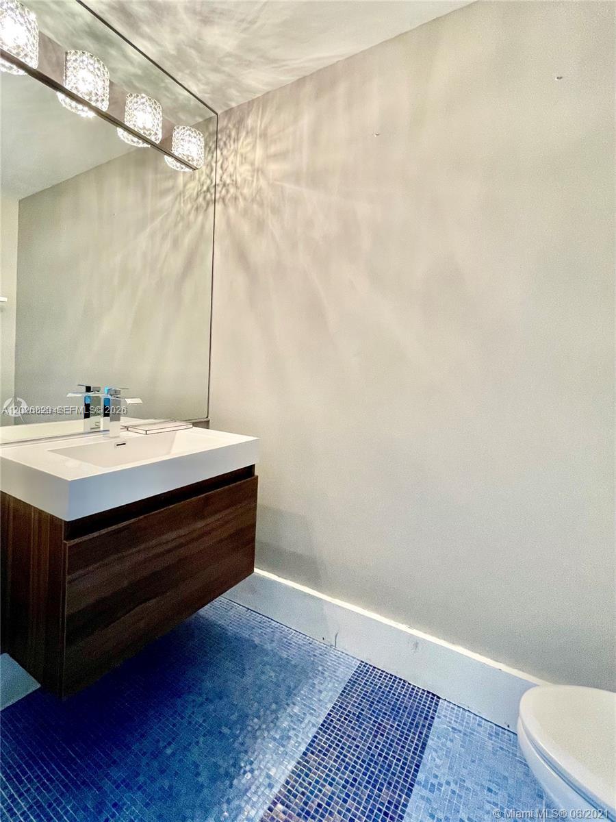 60 Southwest 13th Street, Unit 2002 Miami, FL 33130 - Photo 7 of 23