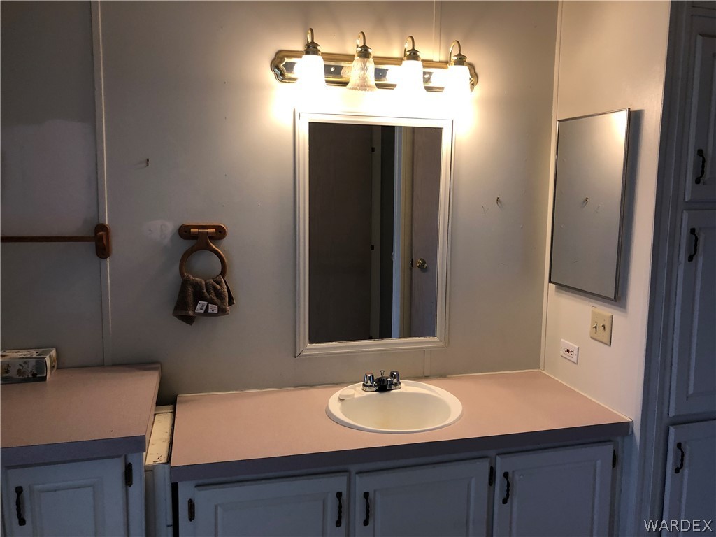 1290 Guthrie Road Golden Valley, AZ 86413 - Photo 10 of 47