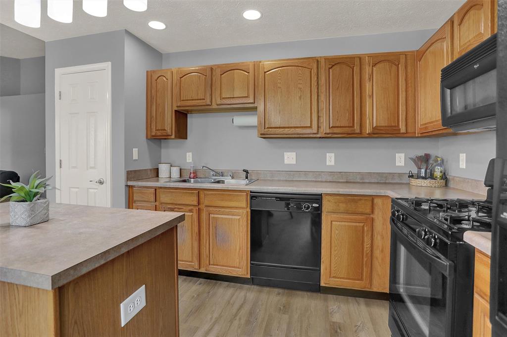1304 Blue Ridge Lane Brownsburg, IN 46112 - Photo 11 of 31 Gallery Image 11