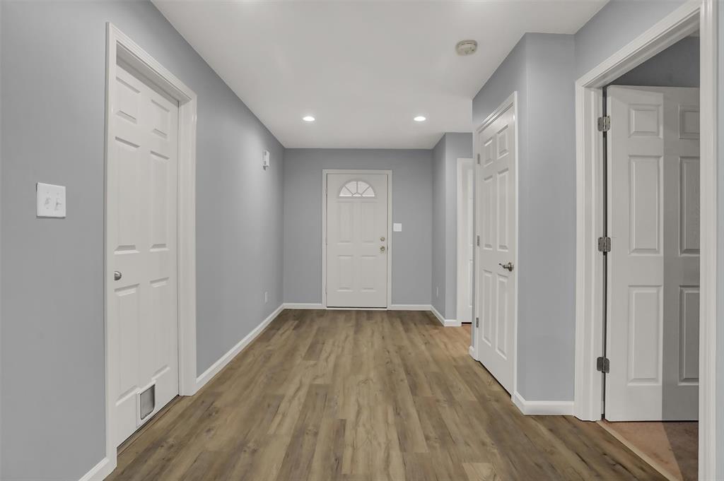 1304 Blue Ridge Lane Brownsburg, IN 46112 - Photo 5 of 31 Gallery Image 5