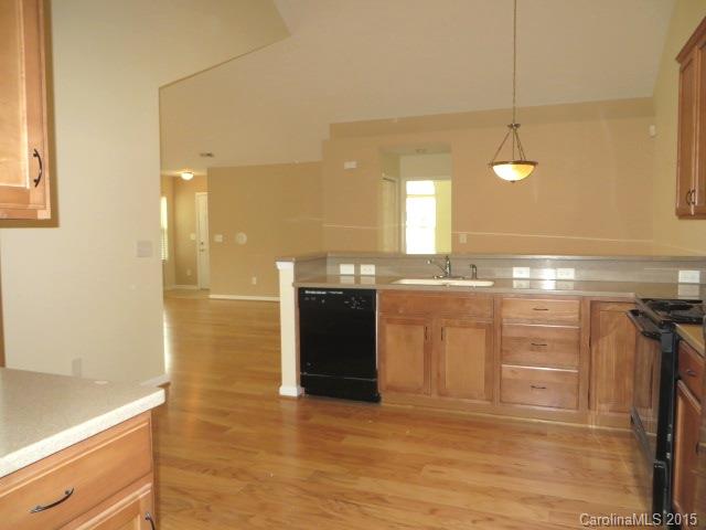 874 Ledgestone Court, Unit 874 Tega Cay, SC 29708 - Photo 15 of 24 Gallery Image 15