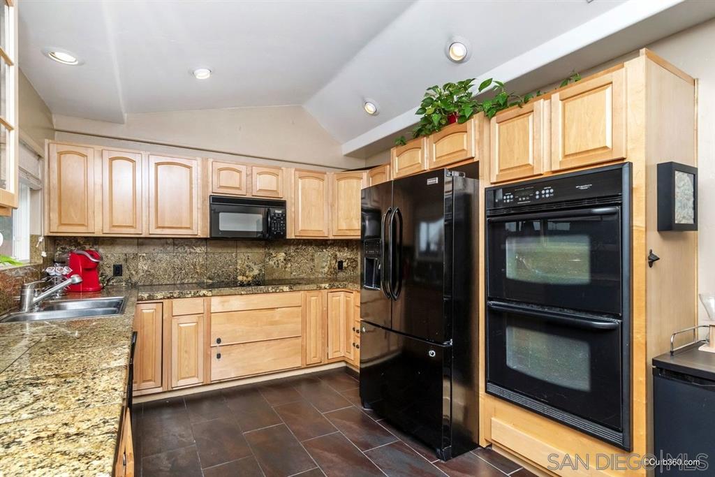 12569 McFeron Road Poway, CA 92064 - Photo 3 of 17