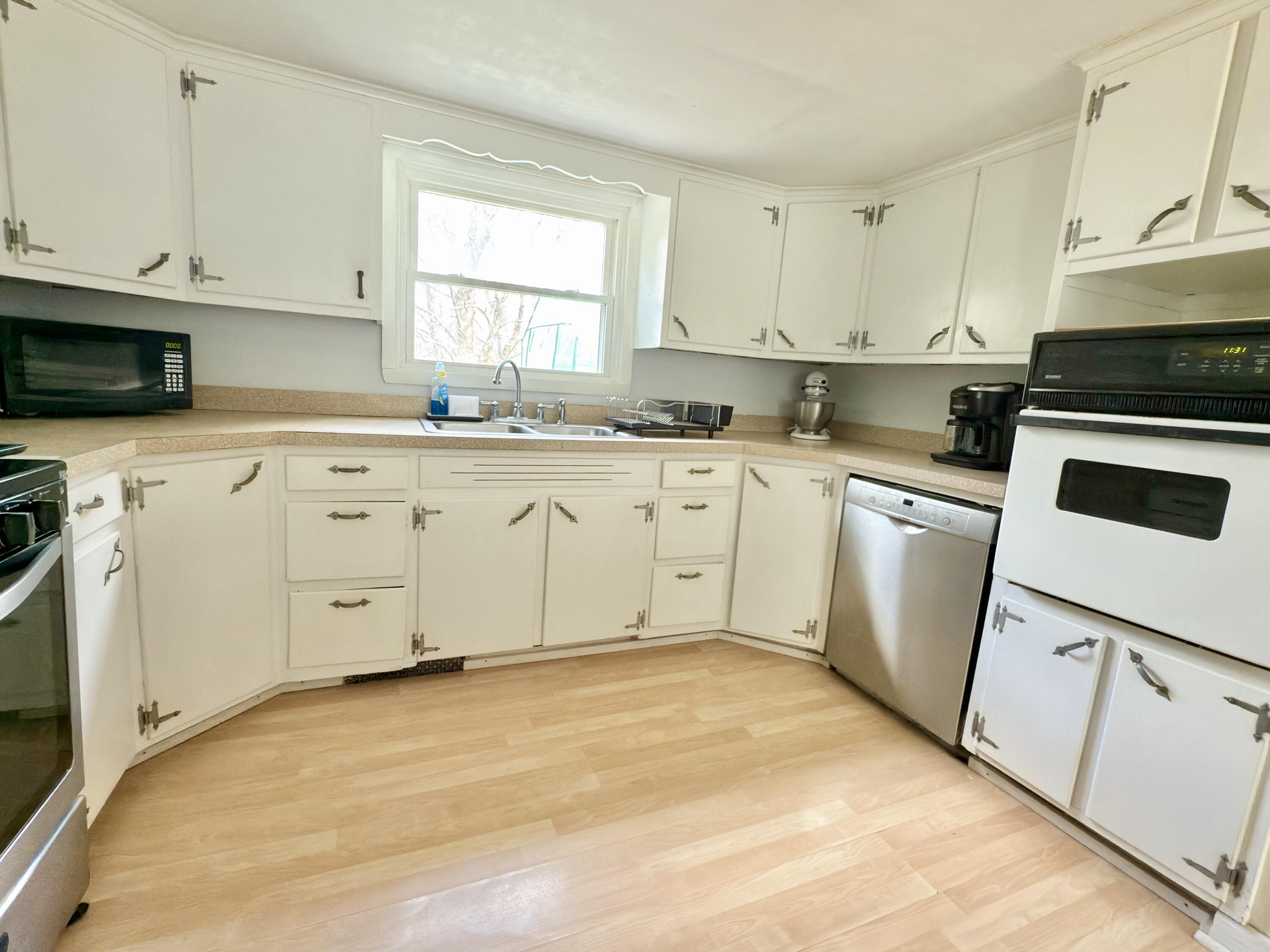 16 Kennebec Road Hampden, ME 04444 - Photo 11 of 33 16 Kennebec Road