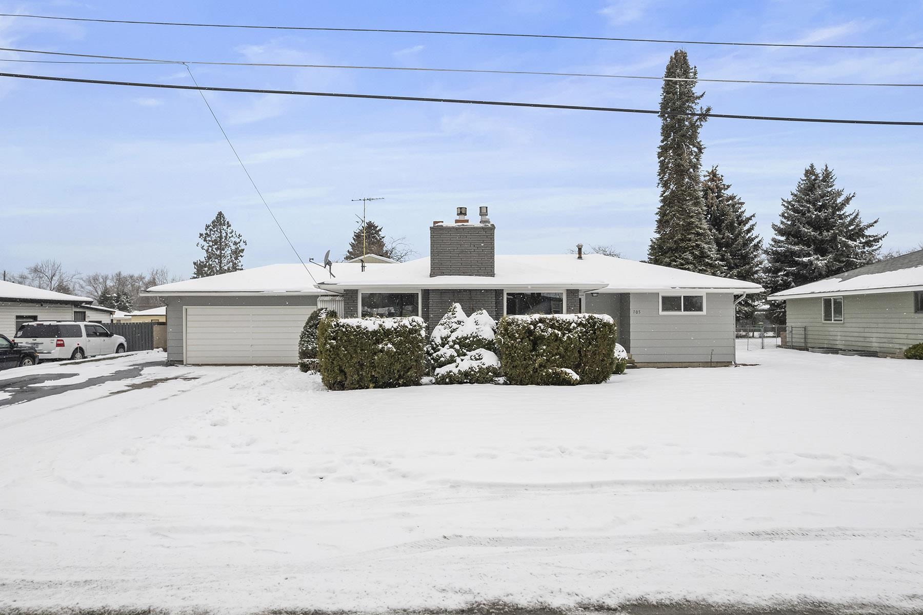 705 North Felts Road Spokane Valley, WA 99206 - Photo 2 of 46