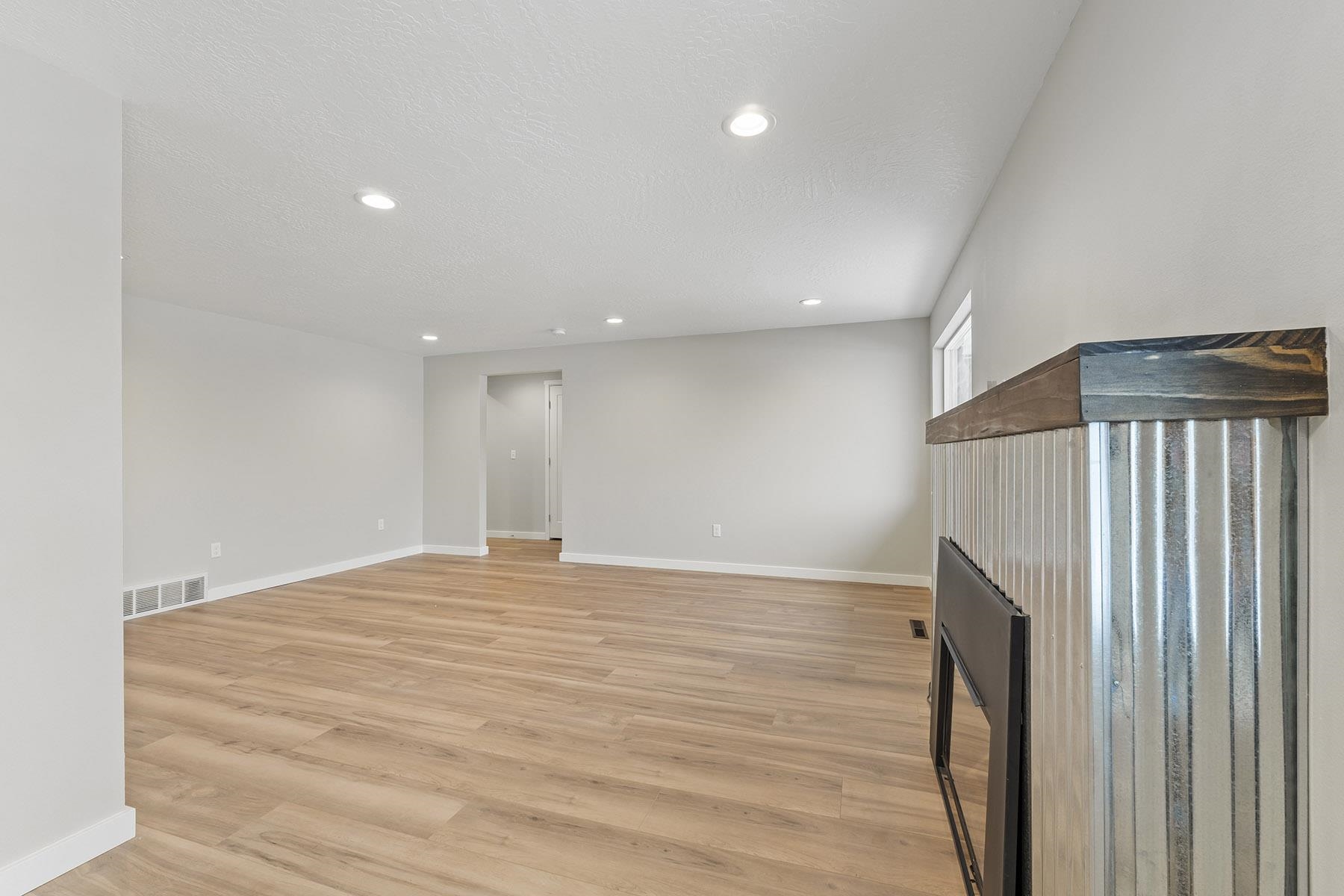 705 North Felts Road Spokane Valley, WA 99206 - Photo 6 of 46