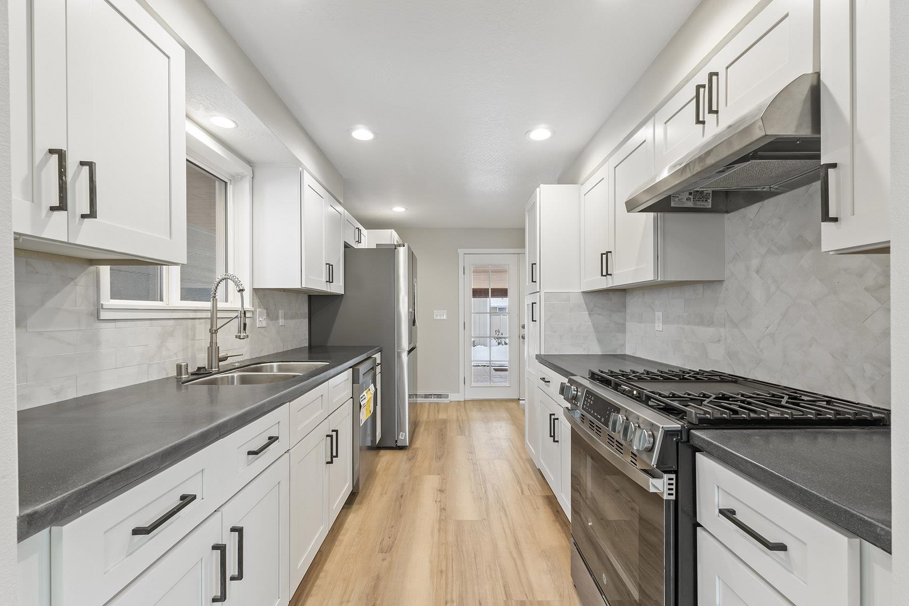 705 North Felts Road Spokane Valley, WA 99206 - Photo 7 of 46