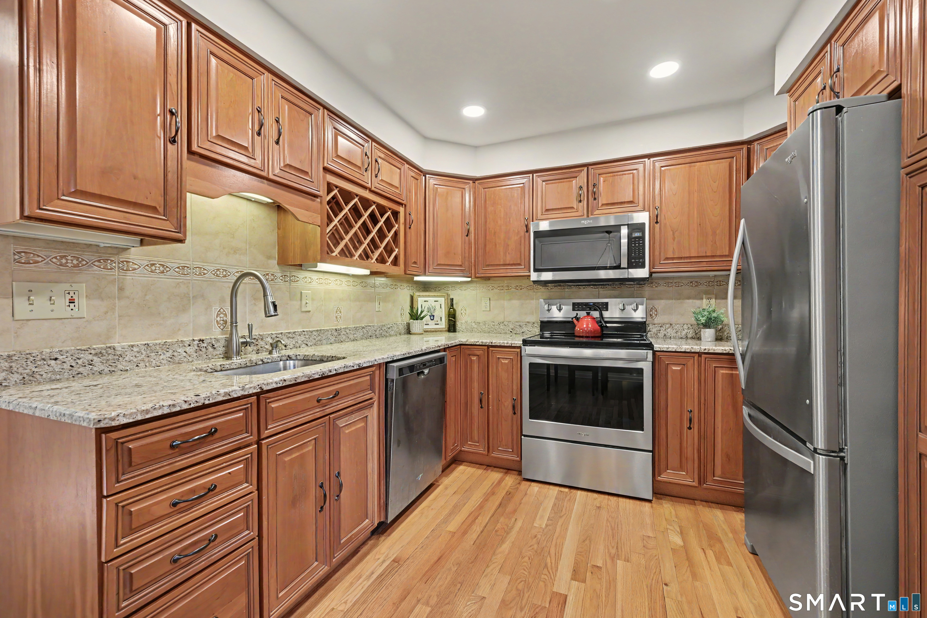 42 Powder Mill Road, Unit B Stratford, CT 06614 - Photo 11 of 40 Kitchen