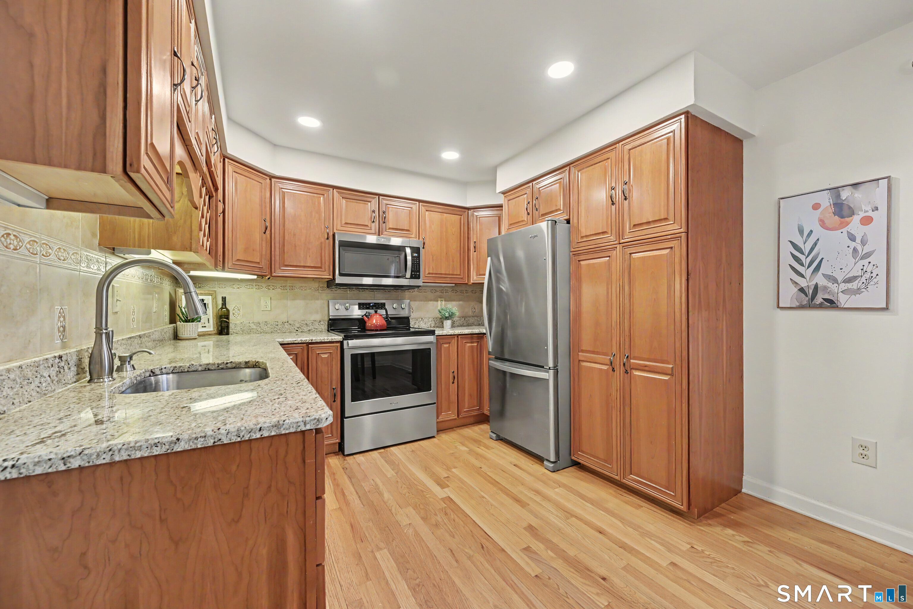 42 Powder Mill Road, Unit B Stratford, CT 06614 - Photo 12 of 40 Kitchen