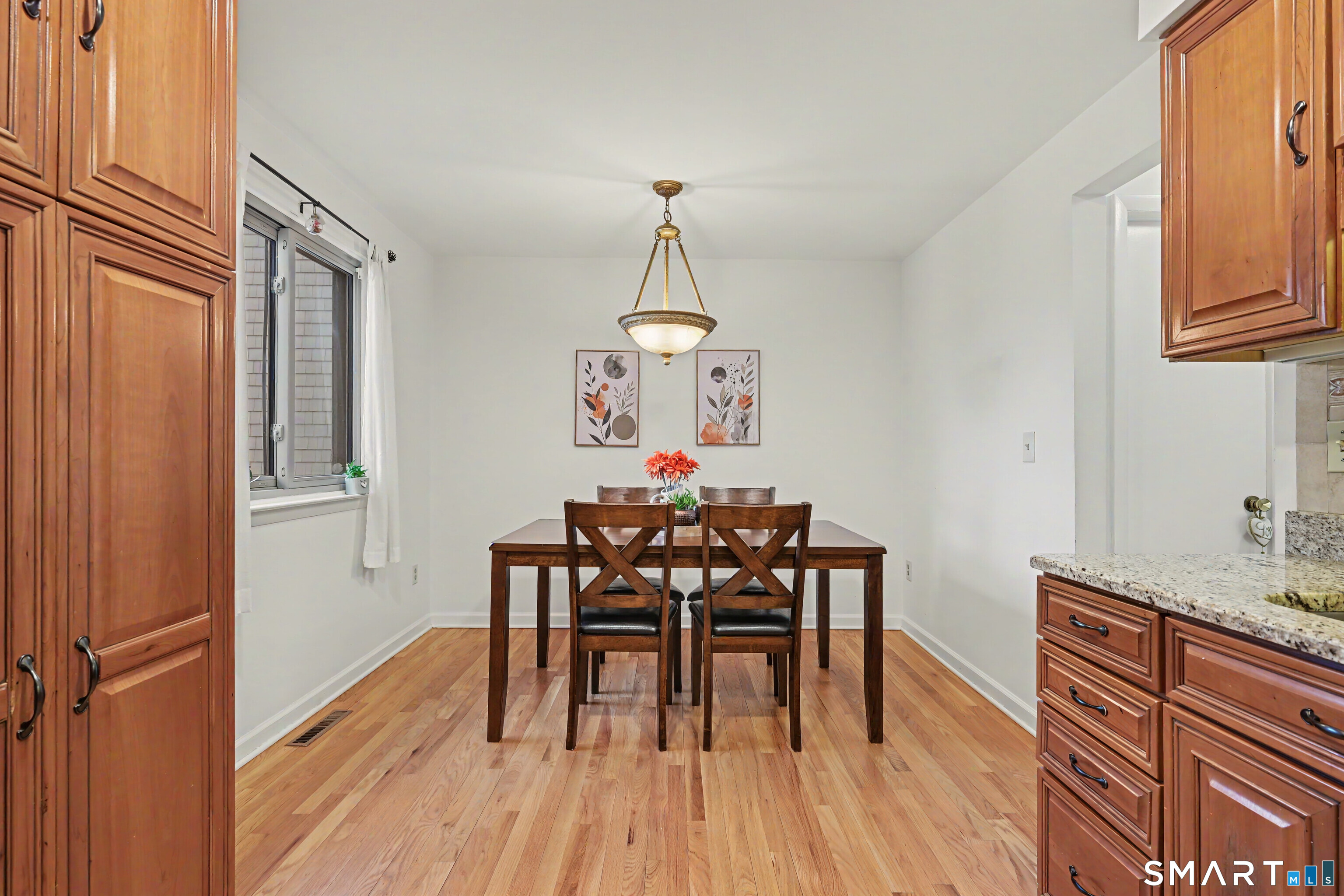 42 Powder Mill Road, Unit B Stratford, CT 06614 - Photo 14 of 40 Dining Area
