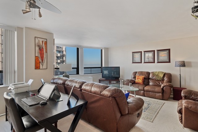 5701 North Sheridan Road, Unit 22R Chicago, IL 60660 - Photo 6 of 17