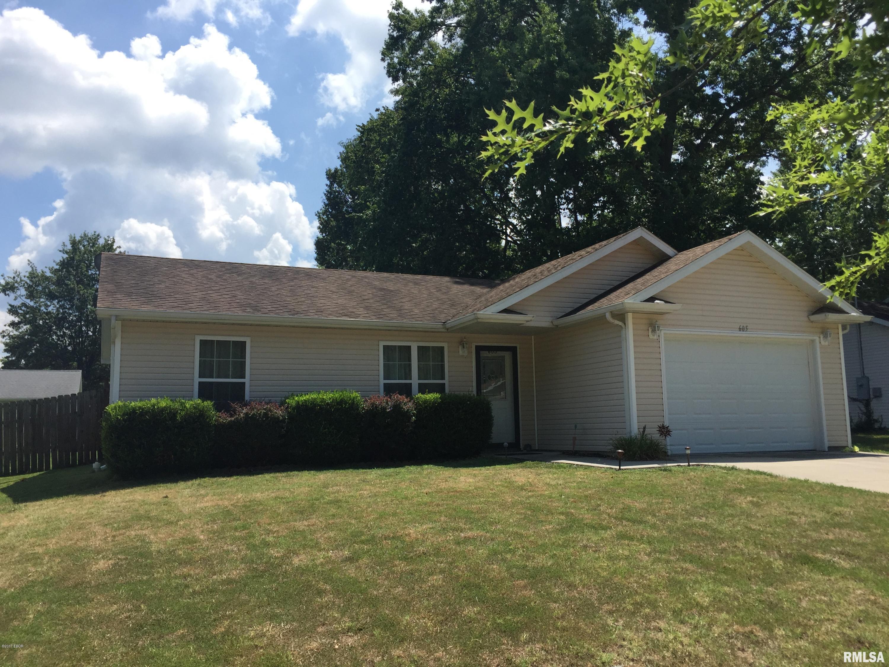 605 West Rigdon Street Carbondale, IL 62901 - Photo 1 of 32 Gallery Image 1