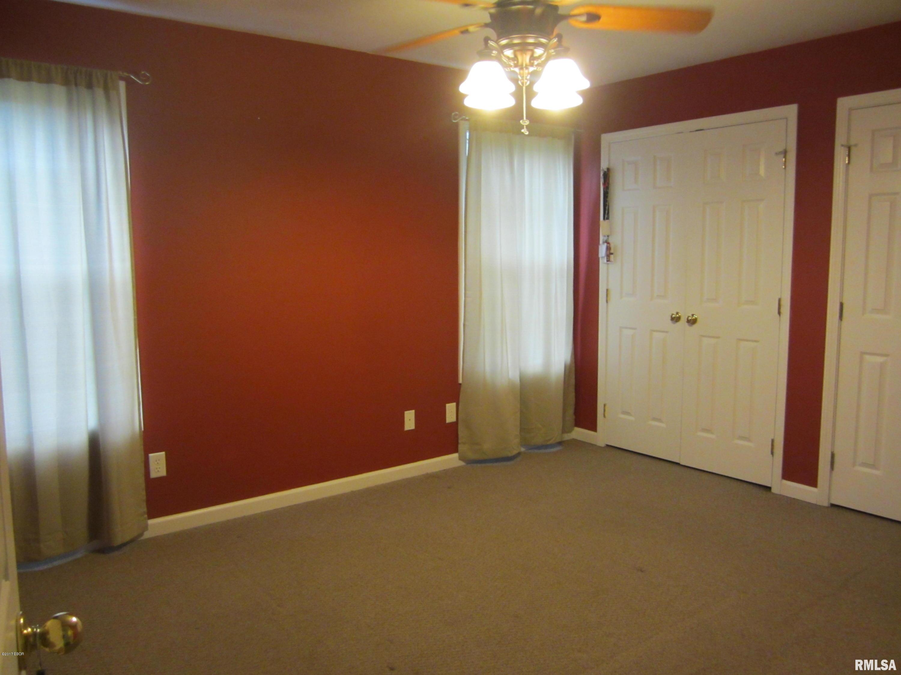 605 West Rigdon Street Carbondale, IL 62901 - Photo 12 of 32 Gallery Image 12