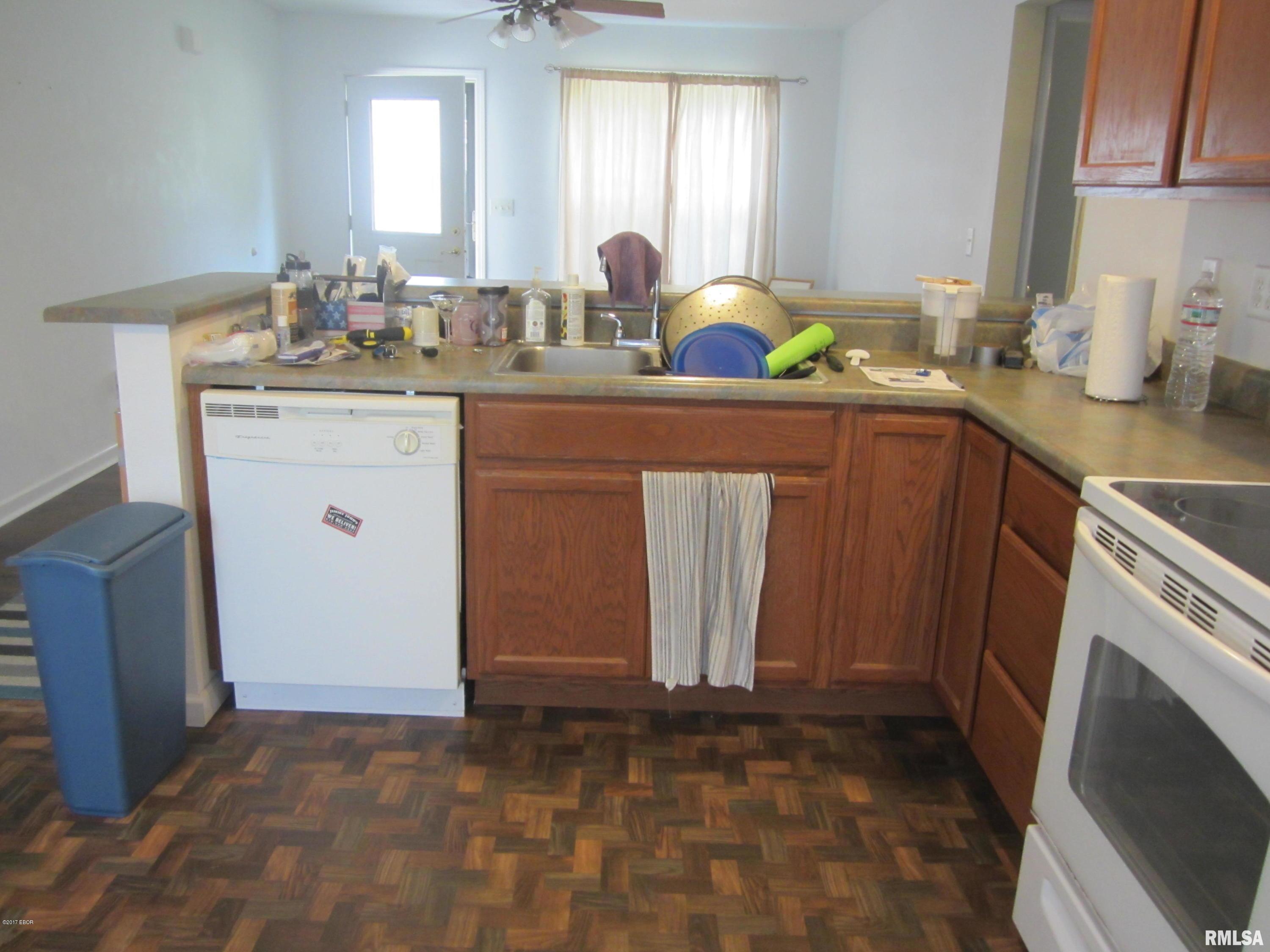 605 West Rigdon Street Carbondale, IL 62901 - Photo 9 of 32 Gallery Image 9