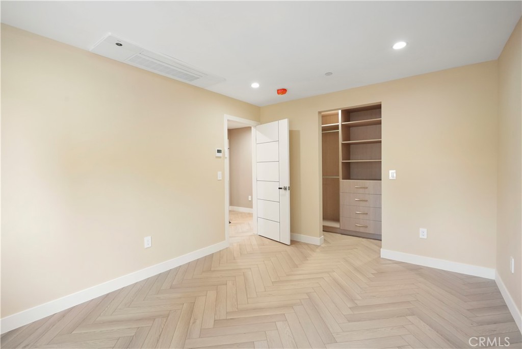 5428 Calhoun Avenue Sherman Oaks, CA 91401 - Photo 11 of 16