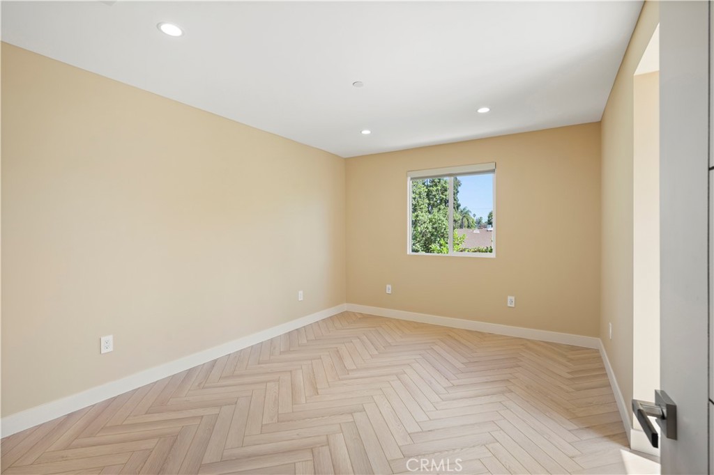 5428 Calhoun Avenue Sherman Oaks, CA 91401 - Photo 12 of 16