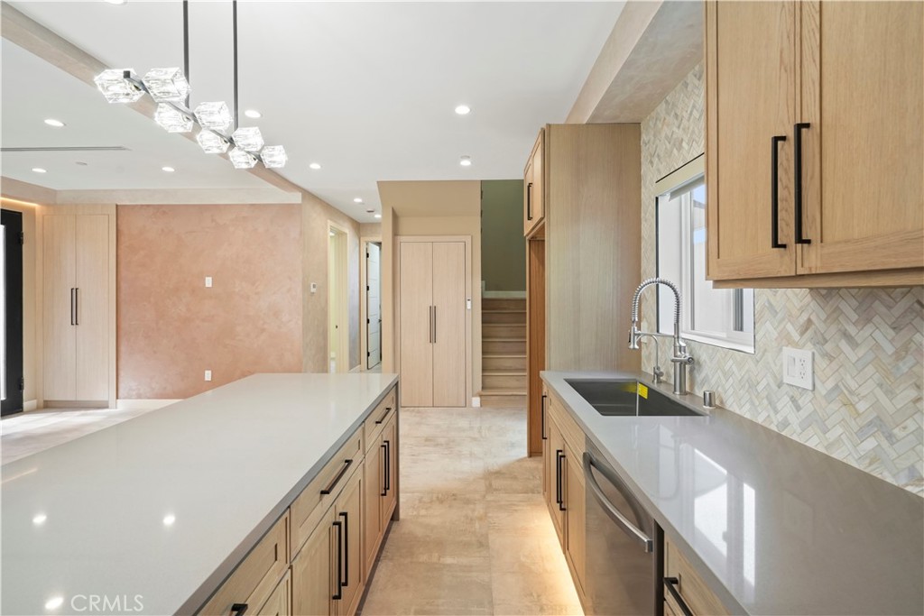 5428 Calhoun Avenue Sherman Oaks, CA 91401 - Photo 4 of 16