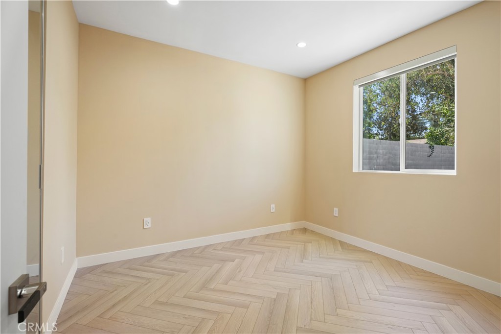 5428 Calhoun Avenue Sherman Oaks, CA 91401 - Photo 5 of 16