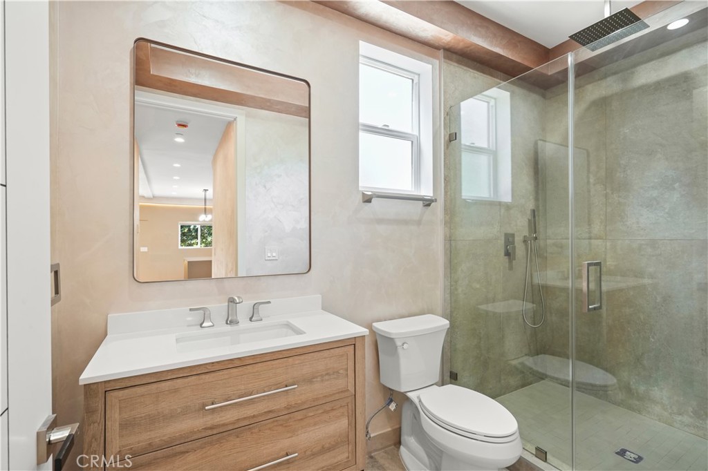 5428 Calhoun Avenue Sherman Oaks, CA 91401 - Photo 7 of 16