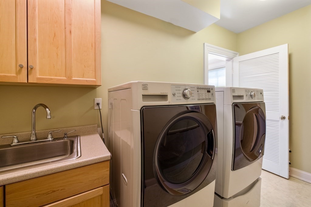 7 Locust Avenue Lexington, MA 02421 - Photo 35 of 41 Gallery Image 35