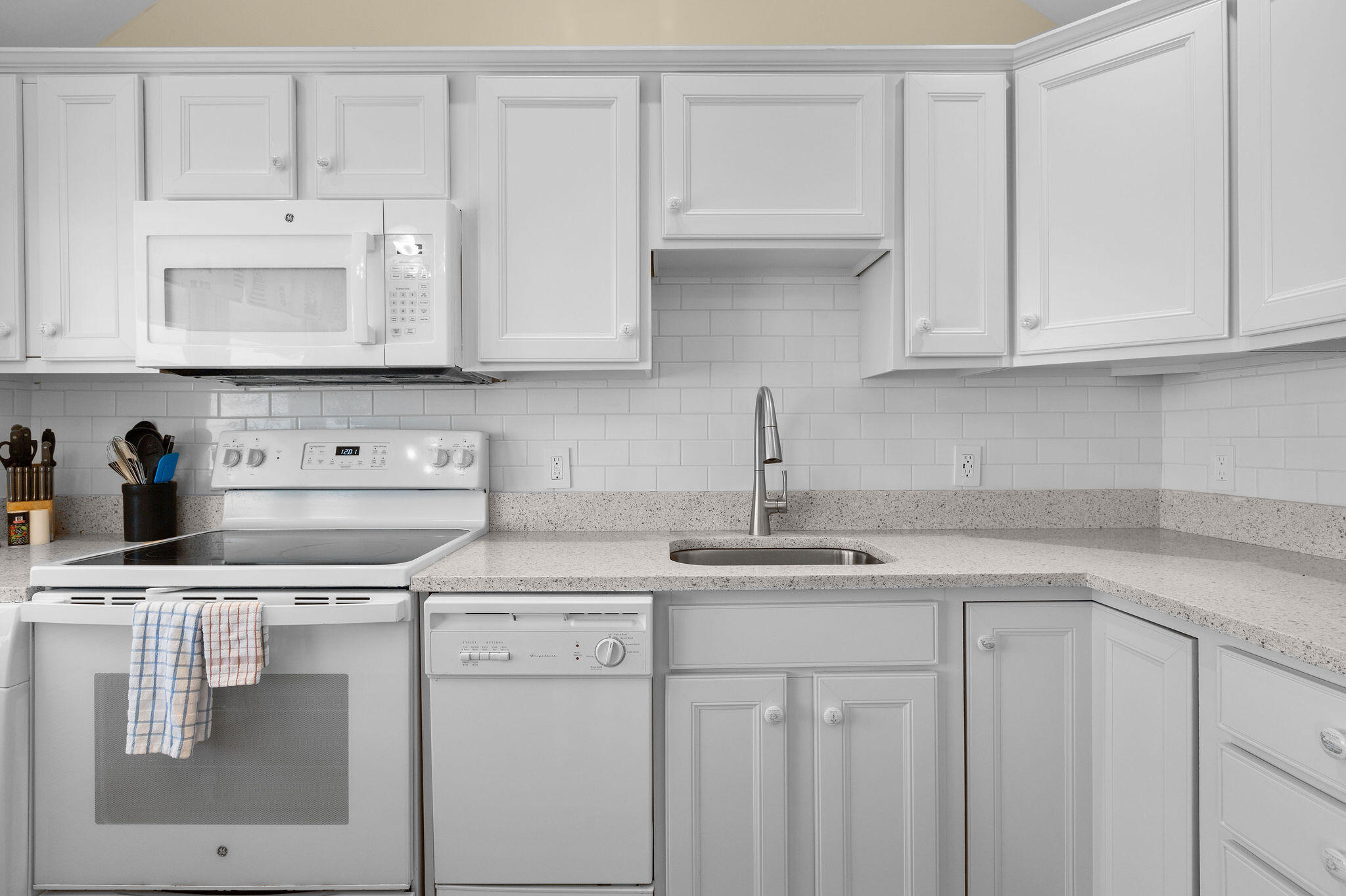 496 Shore Road, Unit 16 Truro, MA 02666 - Photo 7 of 23 496ShoreRd#16-12