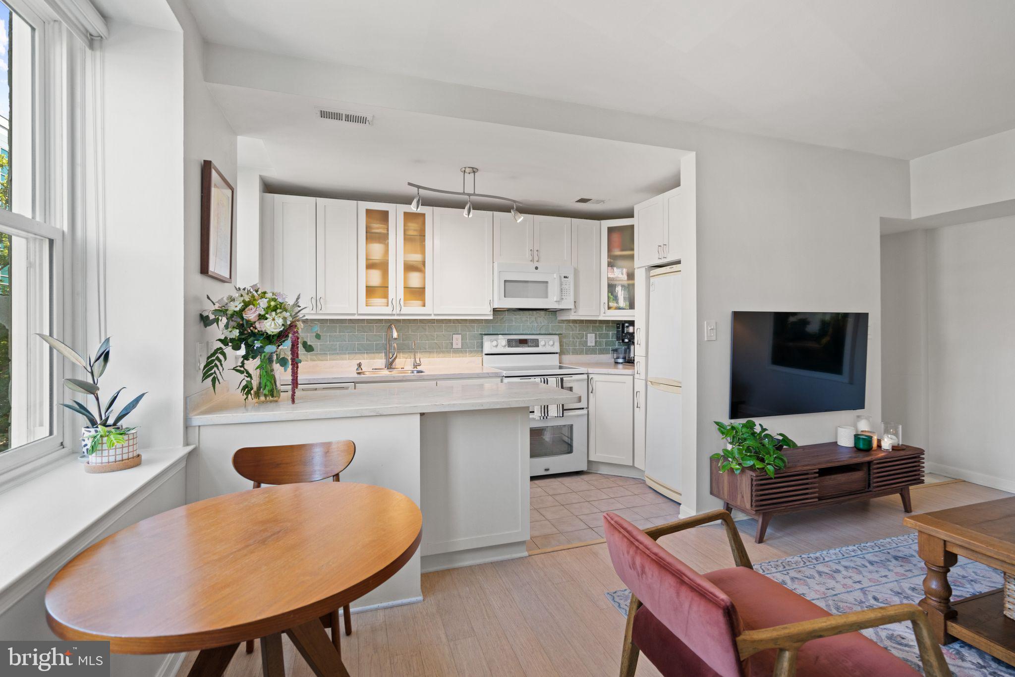 1920 S Street Northwest, Unit 305 Washington, DC 20009 - Photo 10 of 29