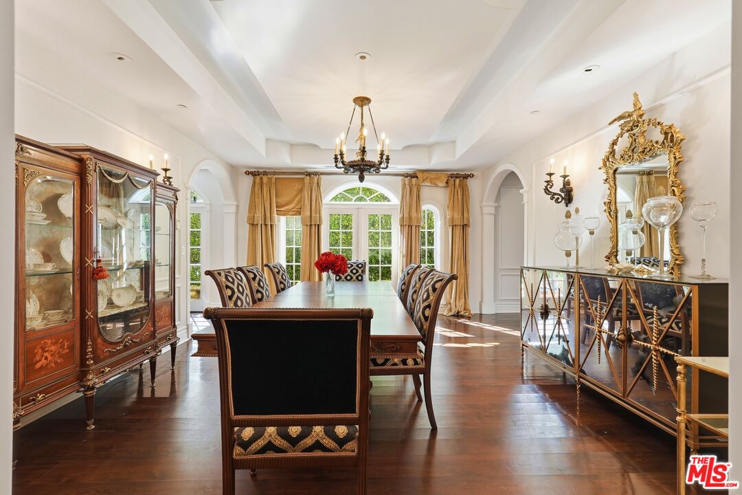 900 Chantilly Road Los Angeles, CA 90077 - Photo 16 of 46
