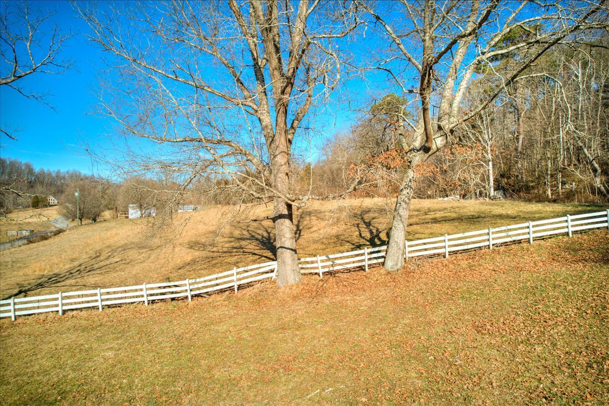 375 Sells Road, Unit 6 Bluff City, TN 37618 - Photo 6 of 14 SellsRd-21