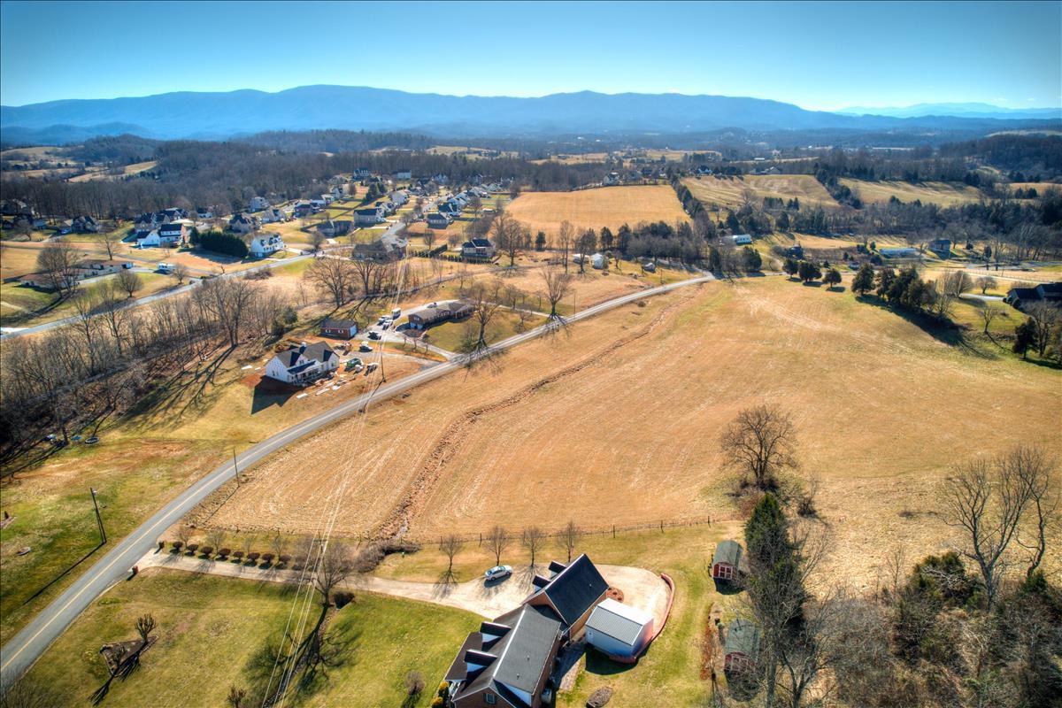375 Sells Road, Unit 6 Bluff City, TN 37618 - Photo 9 of 14 SellsRd-10