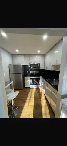 $1,250 | 230 Saxony Lane, Delray Beach, FL 33446