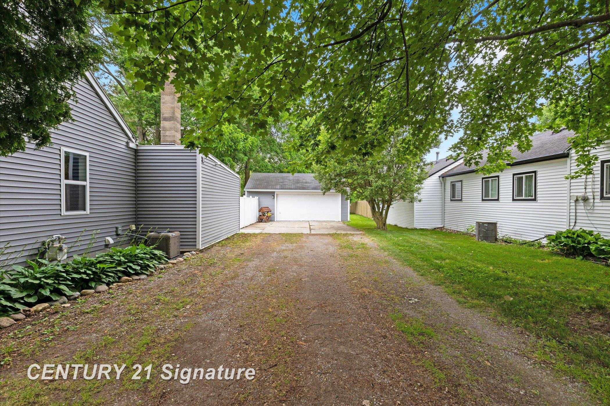 6357 Mackinaw Road Saginaw, MI 48604 - Photo 38 of 46 50181088-b41afcaf-121f-44d1-9fb9-7c3301537f85.JPG