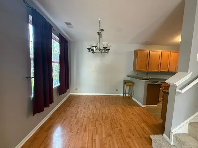 $2,400 | 2540 Hillsboro Boulevard, Aurora, IL 60503