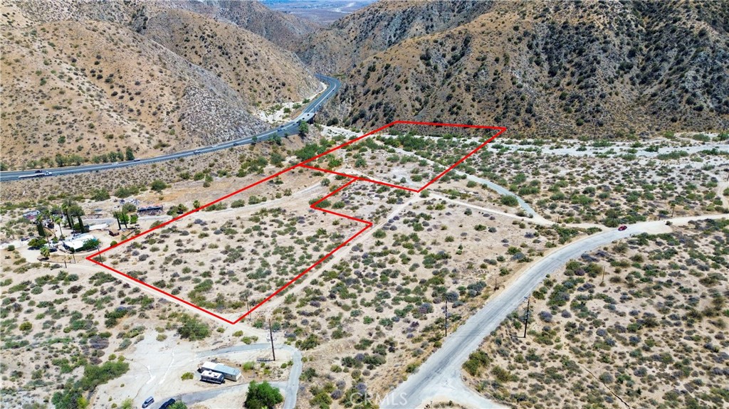 1 Canyon House Road Morongo Valley, CA 92256 - Photo 7 of 11 a picture of a room