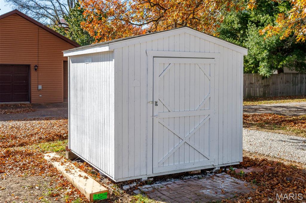 854 Parent Street Greenville, IL 62246 - Photo 8 of 27