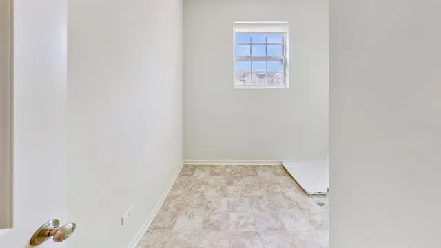 $329,900 | 204 Dorset Avenue, Oswego, IL 60543