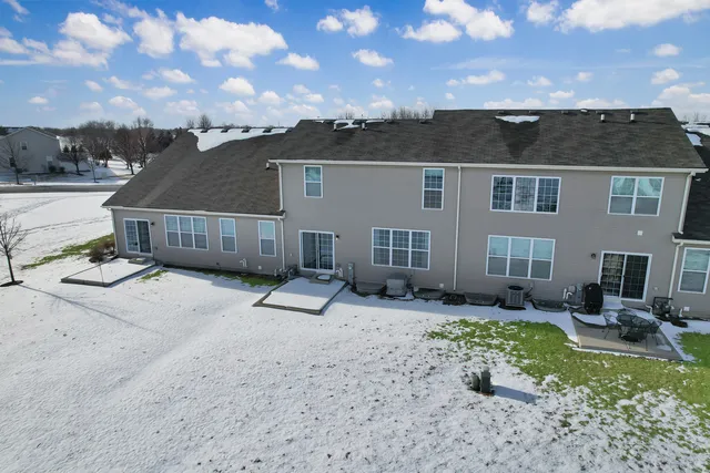 $329,900 | 204 Dorset Avenue, Oswego, IL 60543