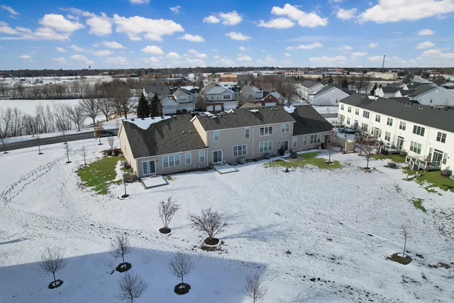 $329,900 | 204 Dorset Avenue, Oswego, IL 60543