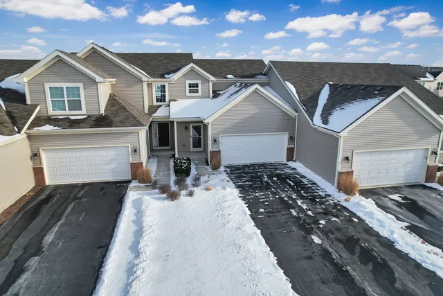 $329,900 | 204 Dorset Avenue, Oswego, IL 60543