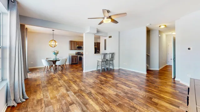 $329,900 | 204 Dorset Avenue, Oswego, IL 60543