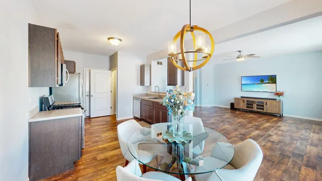 $329,900 | 204 Dorset Avenue, Oswego, IL 60543