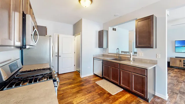 $329,900 | 204 Dorset Avenue, Oswego, IL 60543