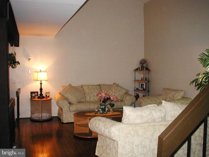 18916 Lindenhouse Road Gaithersburg, MD 20879 - Photo 6 of 13 Living Room #2
