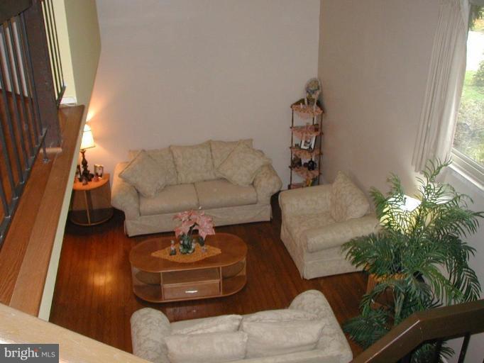18916 Lindenhouse Road Gaithersburg, MD 20879 - Photo 8 of 13 Living Room #3