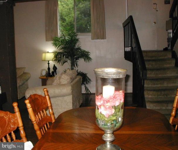 18916 Lindenhouse Road Gaithersburg, MD 20879 - Photo 9 of 13 Dining Room