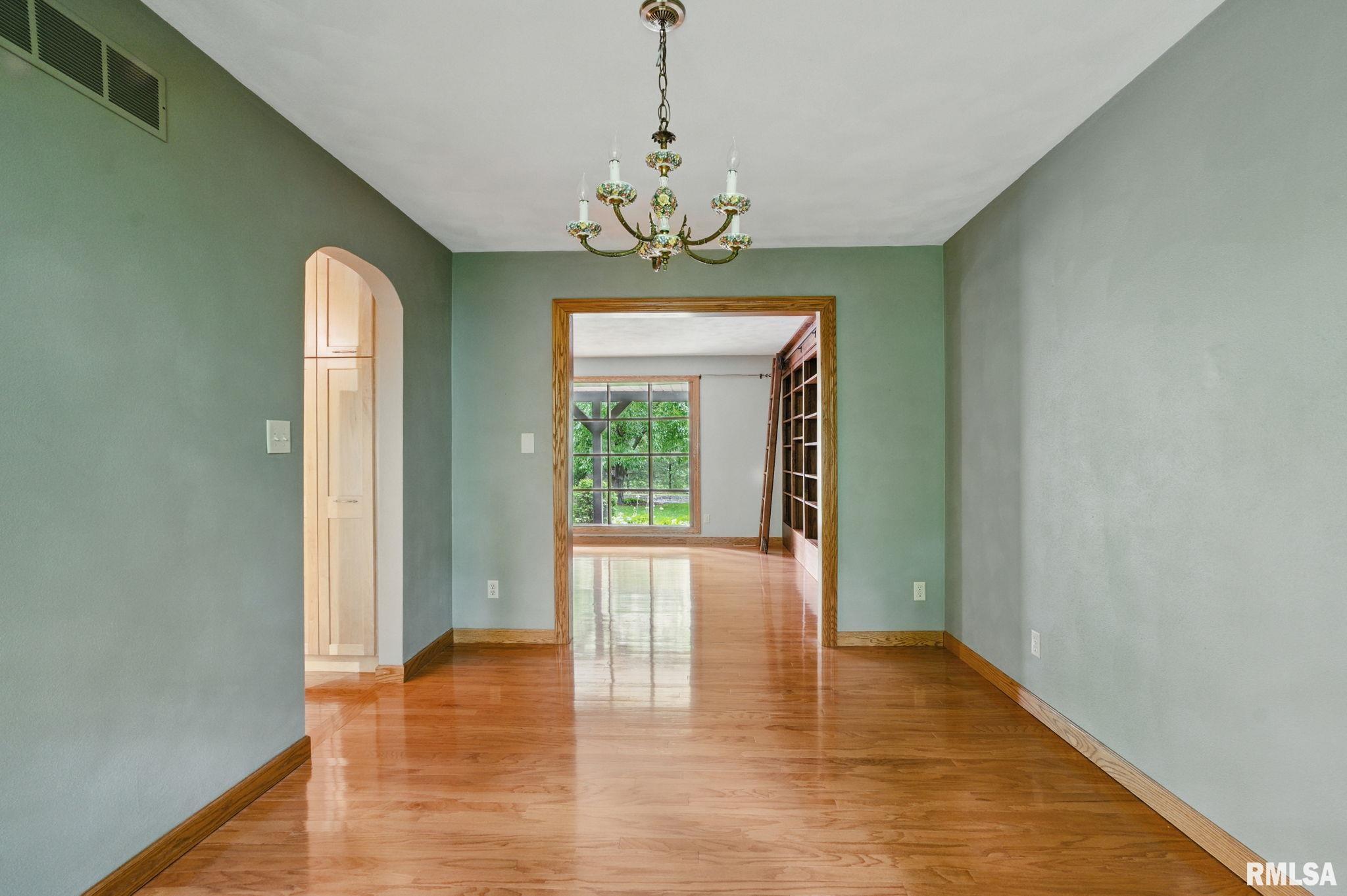 84 Waldheim Road Morton, IL 61550 - Photo 14 of 64 Gallery Image 14