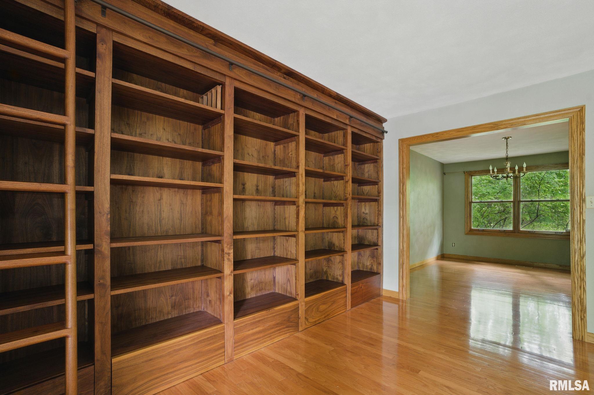 84 Waldheim Road Morton, IL 61550 - Photo 9 of 64 Gallery Image 9