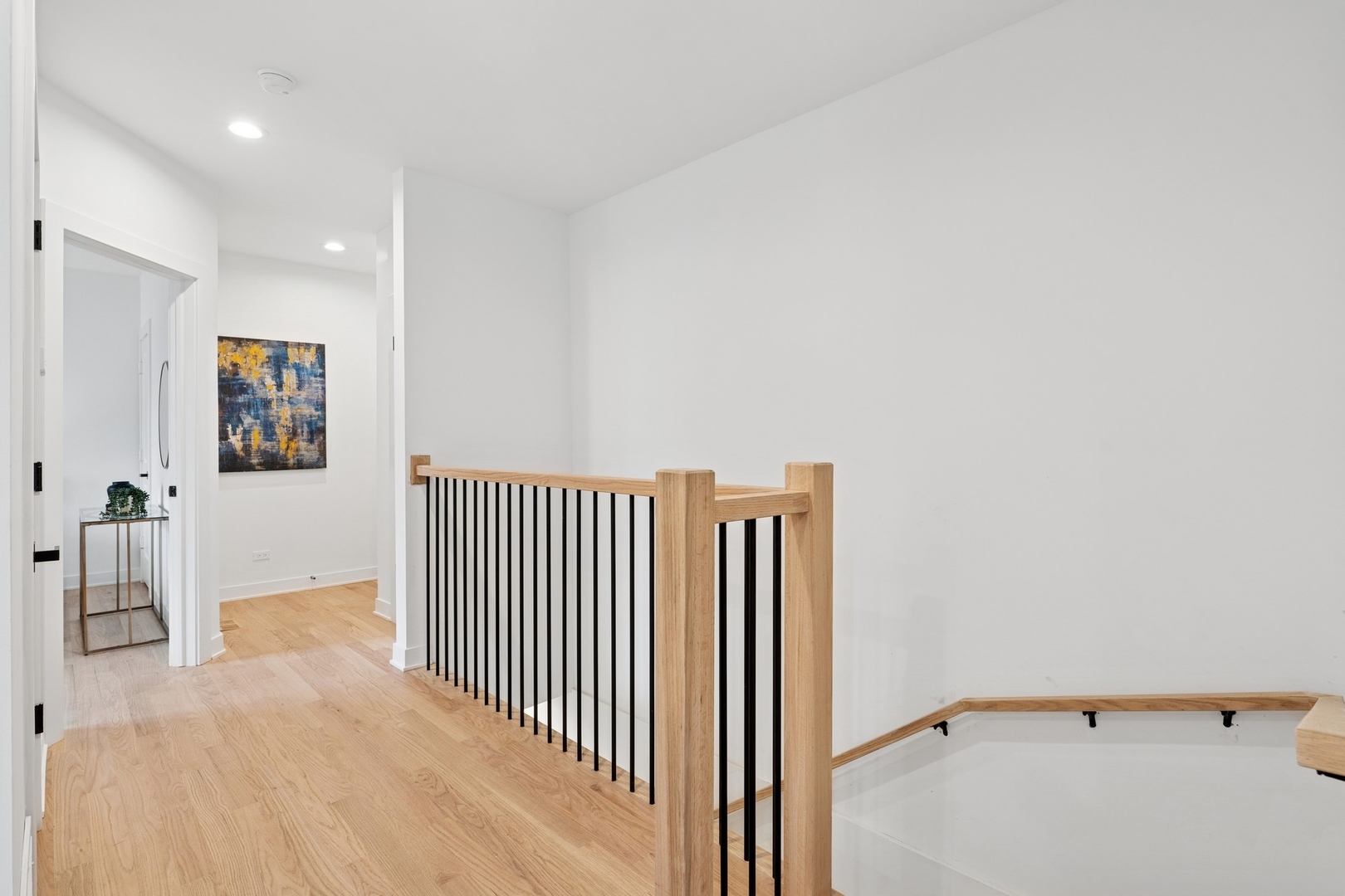 6755 North Hermitage Avenue, Unit 1 Chicago, IL 60626 - Photo 9 of 16 a view of a hallway with a bedroom