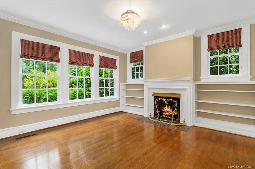 336 Vanderbilt Road Asheville, NC 28803 - Photo 8 of 28 Gallery Image 8