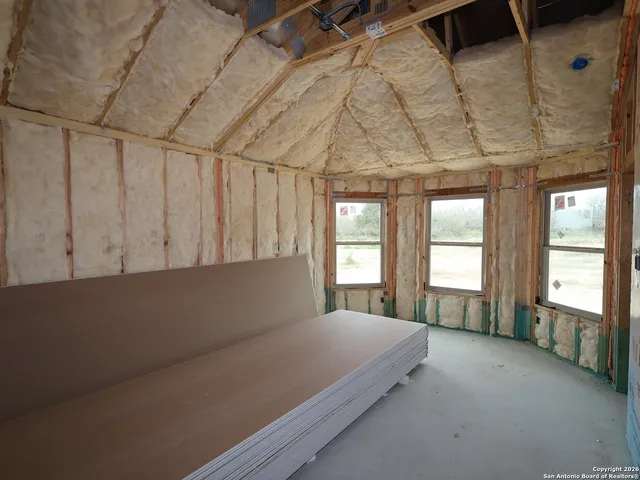 $434,990 | 109 Cheyenne Drive, Floresville, TX 78114